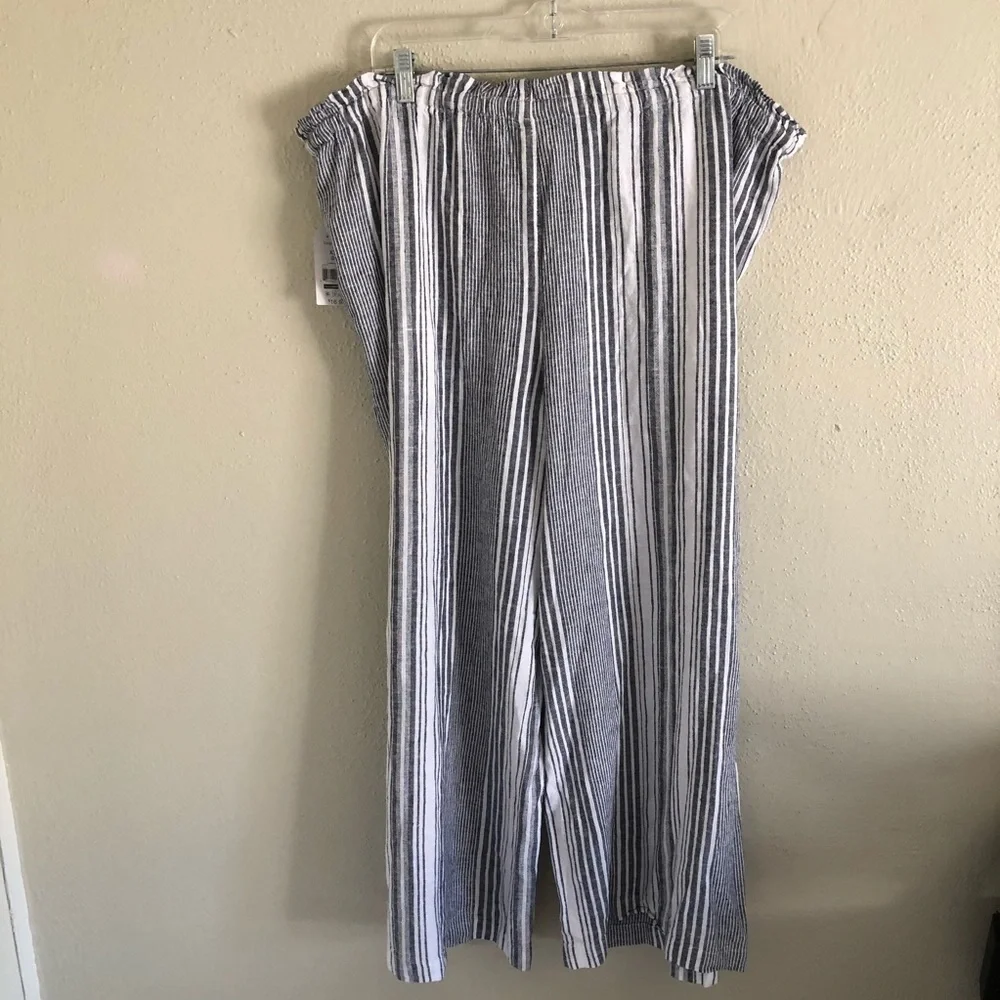 Time and Tru lightweight pants